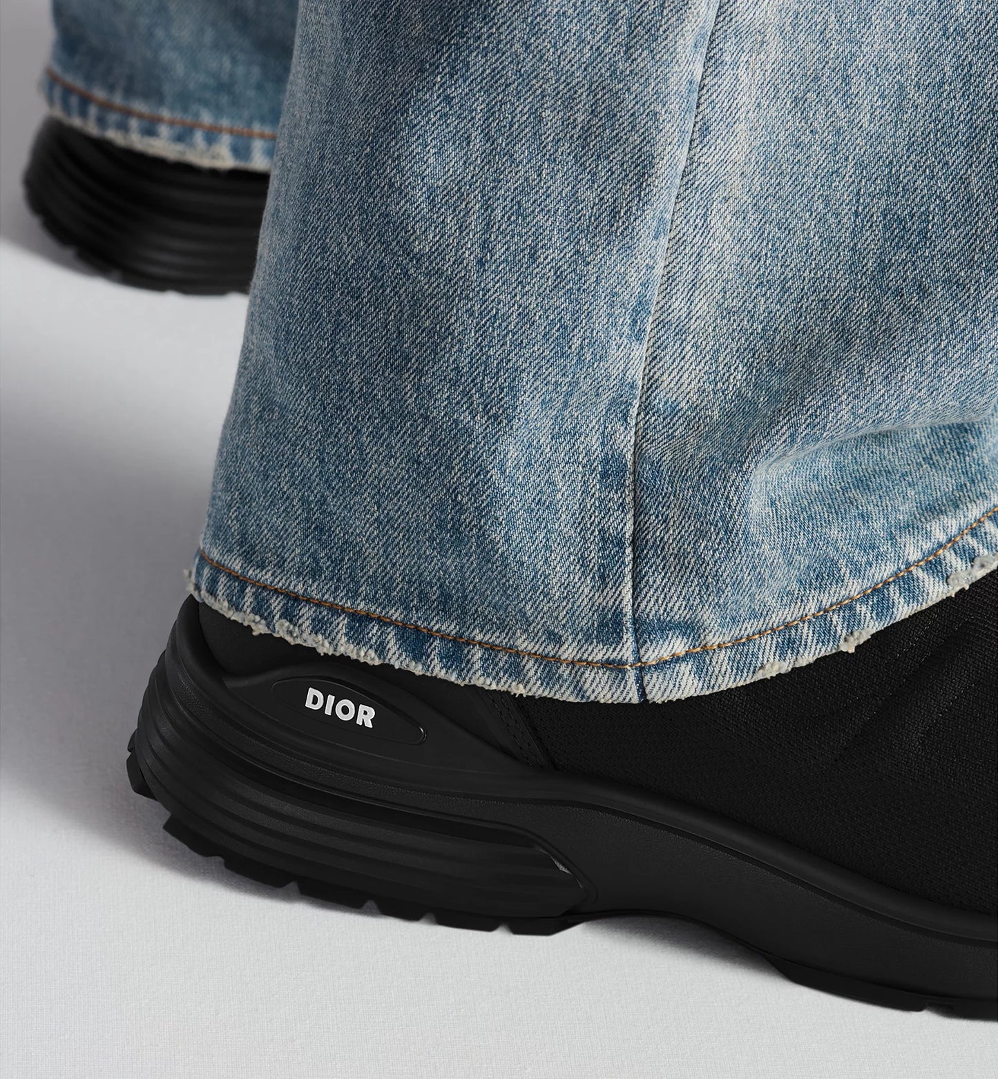 DIOR B30 Countdown Sneaker