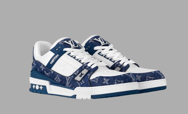 LV trainer sneaker / with og lv box